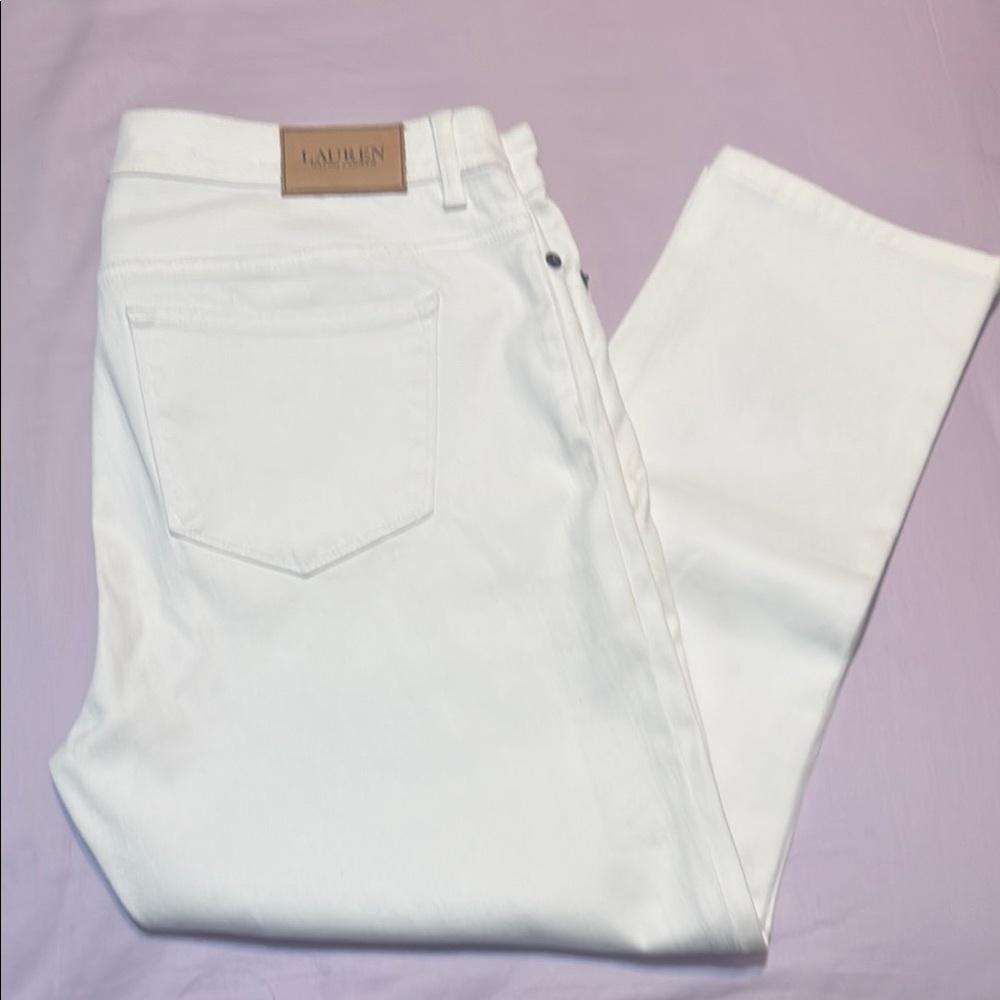 White Straight Leg Jeans Crisp Denim Style